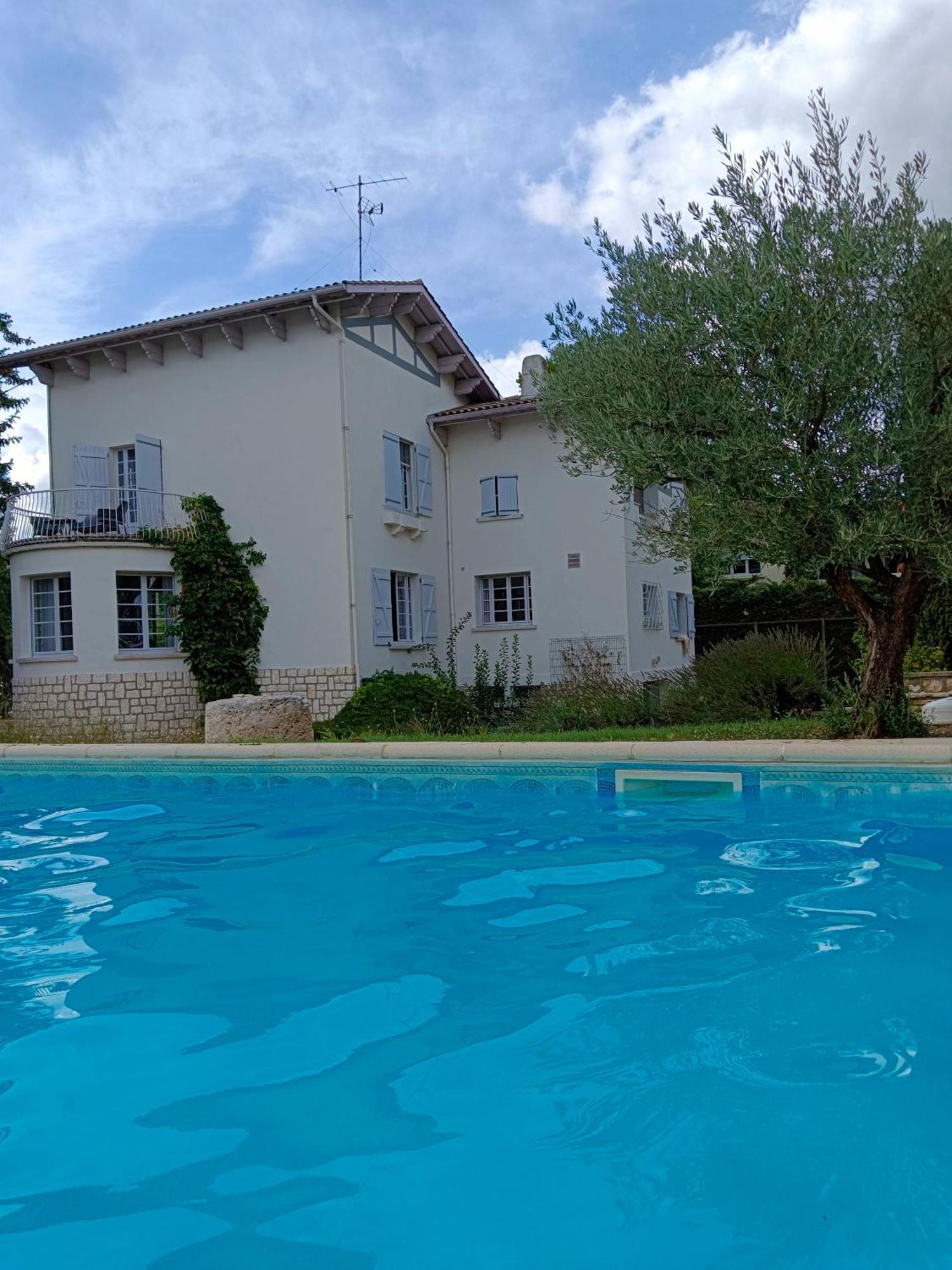 La Maison Basque Sainte-Livrade-sur-Lot 외부 사진